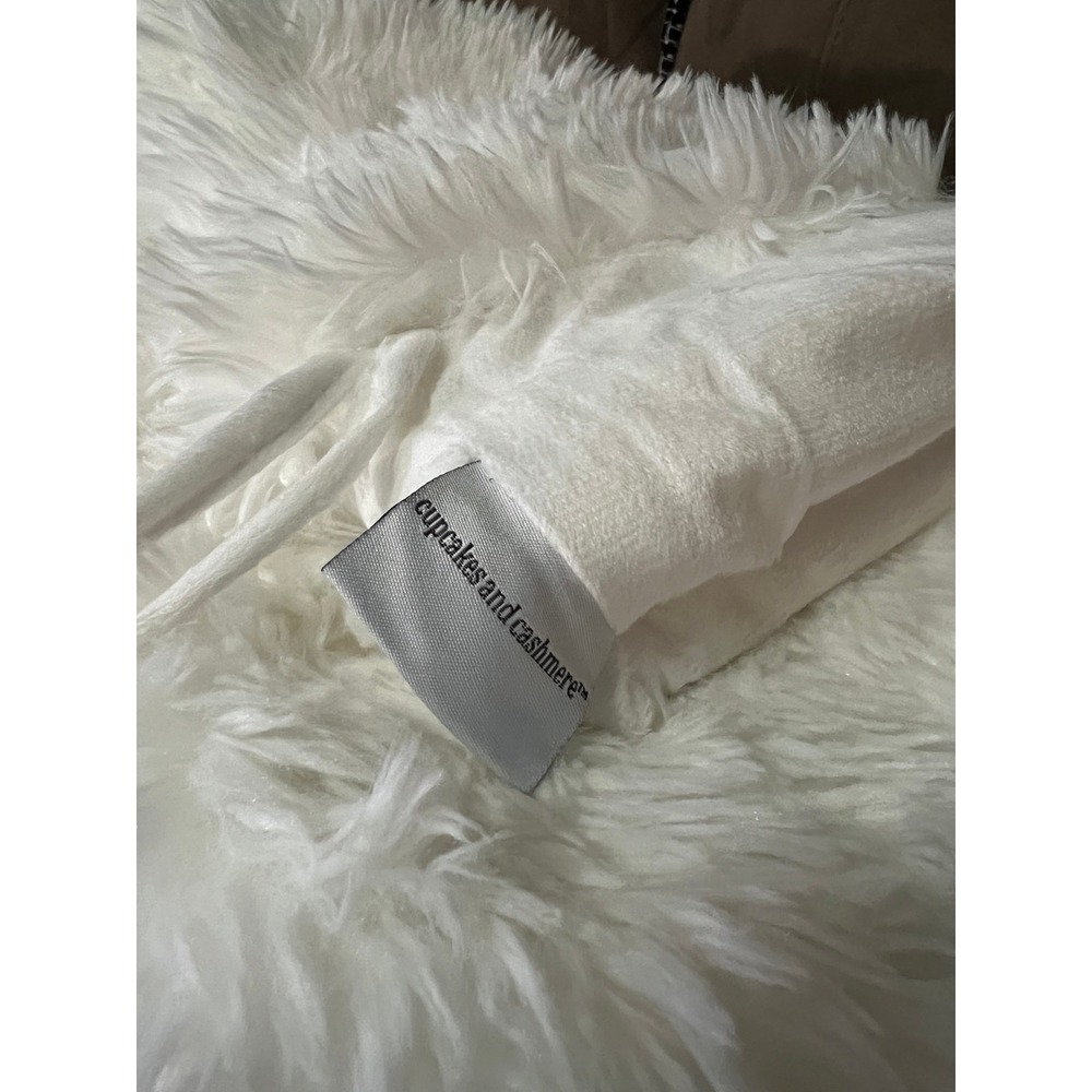 Cupcakes & Cashmere Christmas Stockings Set of 2 White Fuzzy - Picture 4 of 4